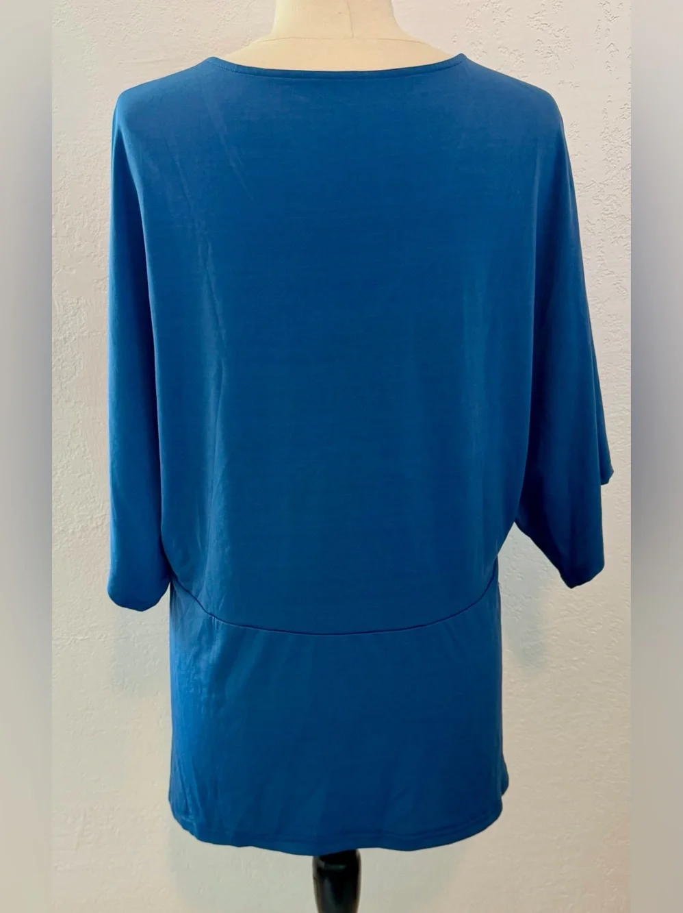 Relaxed V-Neck Tunic in Teal Blue - Picture 2 of 4